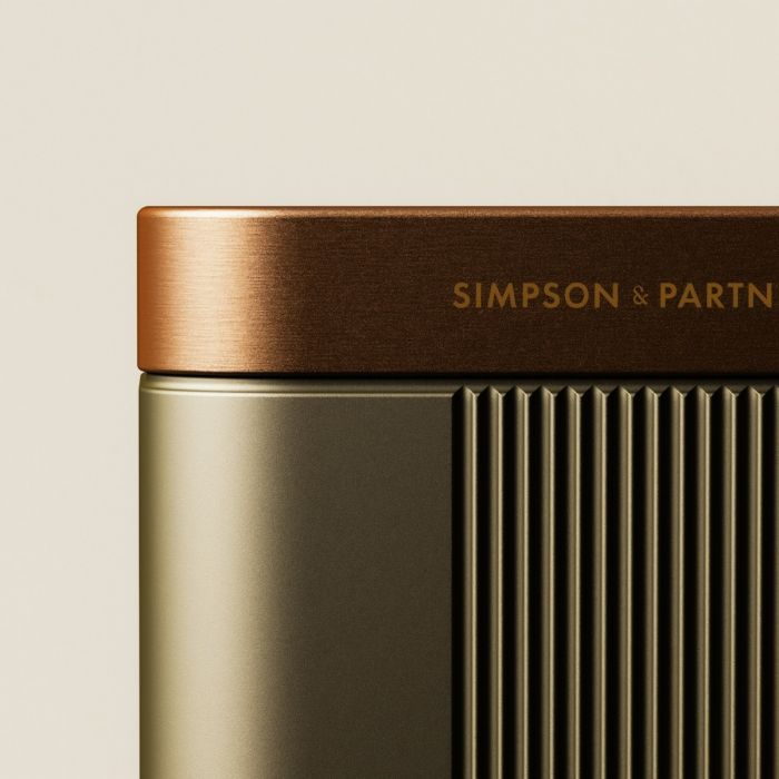 Simpson & Partners Home Series Universal Charger